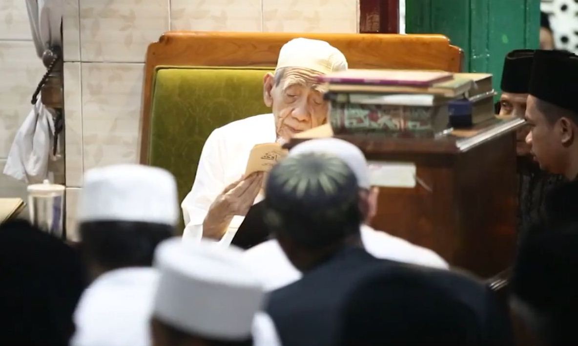 Mbah Maimun Zubair, Sepenggal Cerita, Photo by Openverse