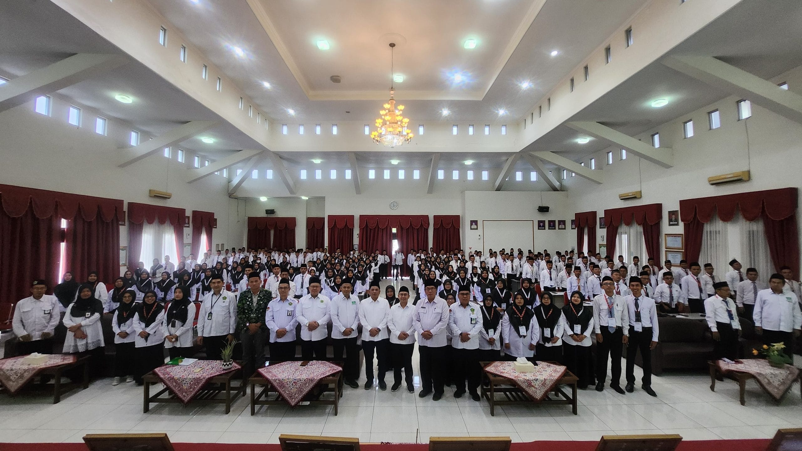 Buka Diklat Kamad Ma'arif Jateng, Prof. Ali Ramdhani Analogikan Pemimpin Sebagai Jantung
