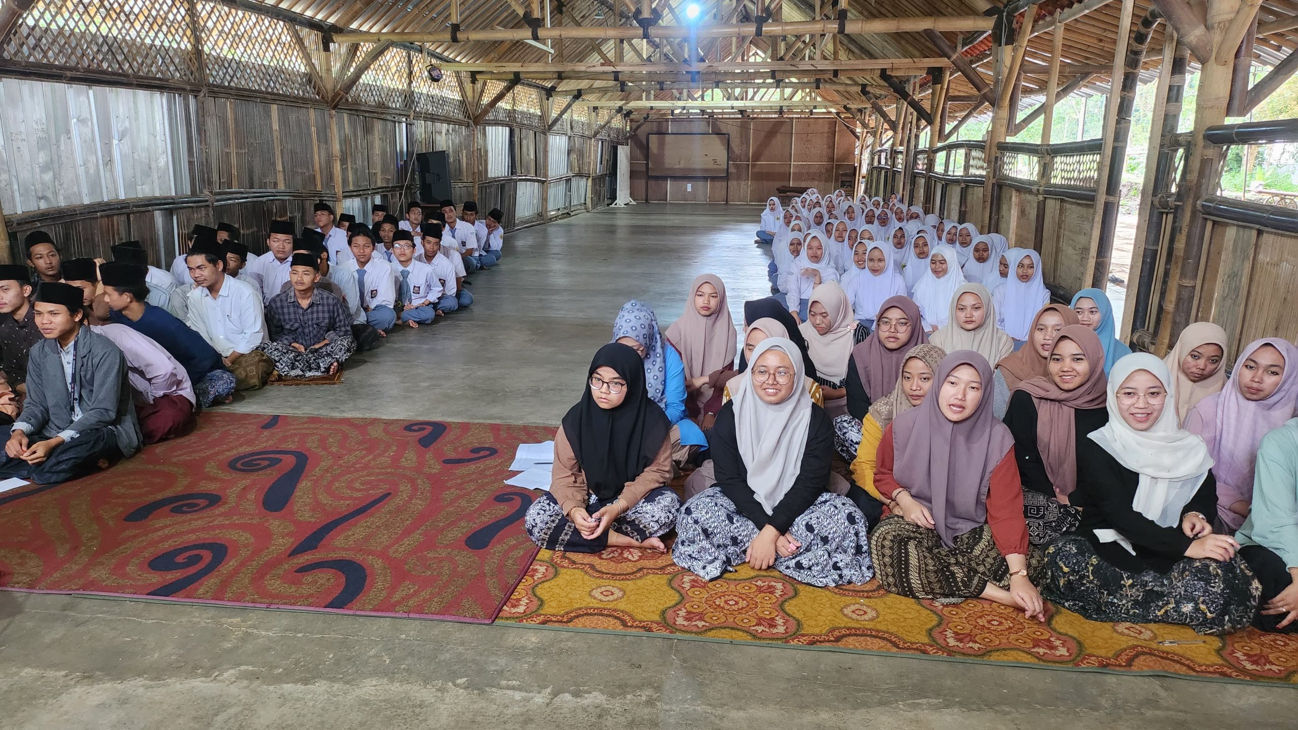 Lembaga Pers Siswa Bermanfaat untuk Membranding Sekolah Madrasah