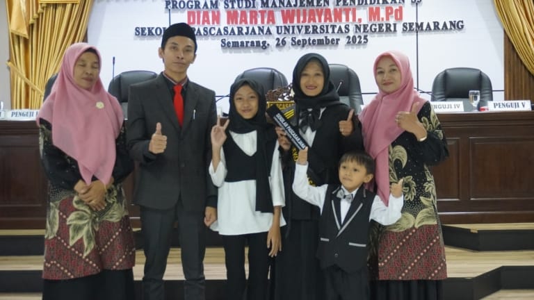 Lulus Dua Tahun Satu Bulan, Kepala SDN Gajahmungkur 03 Semarang Raih Doktor UNNES