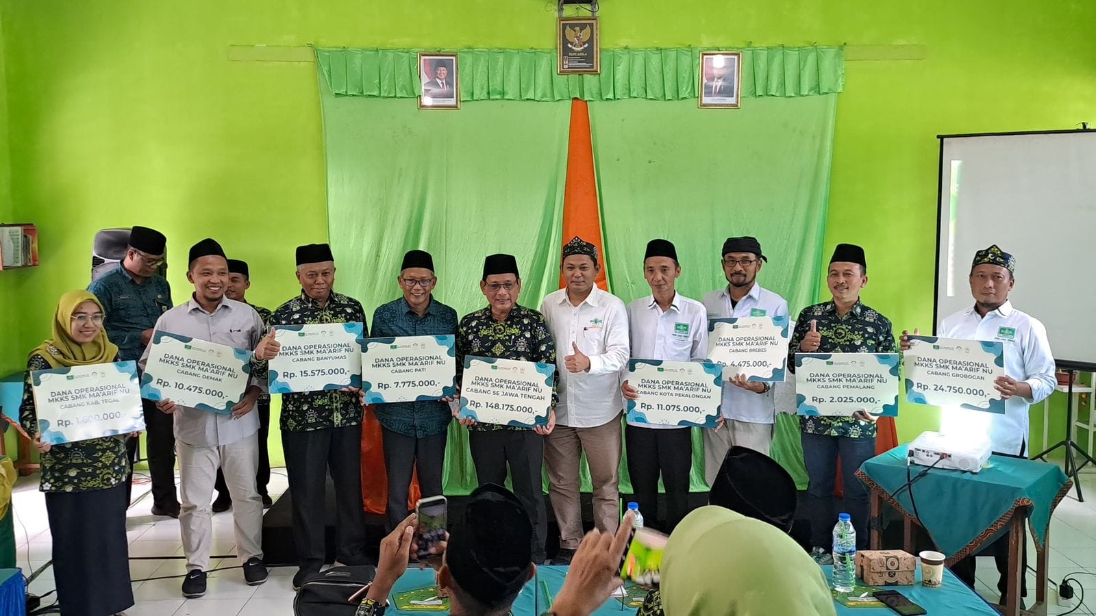 LP Ma'arif Jateng Serahkan Bantuan Operasional MKKS SMK Ma’arif se Jateng: Langkah Nyata Menuju Organisasi yang Berdaya dan Mandiri