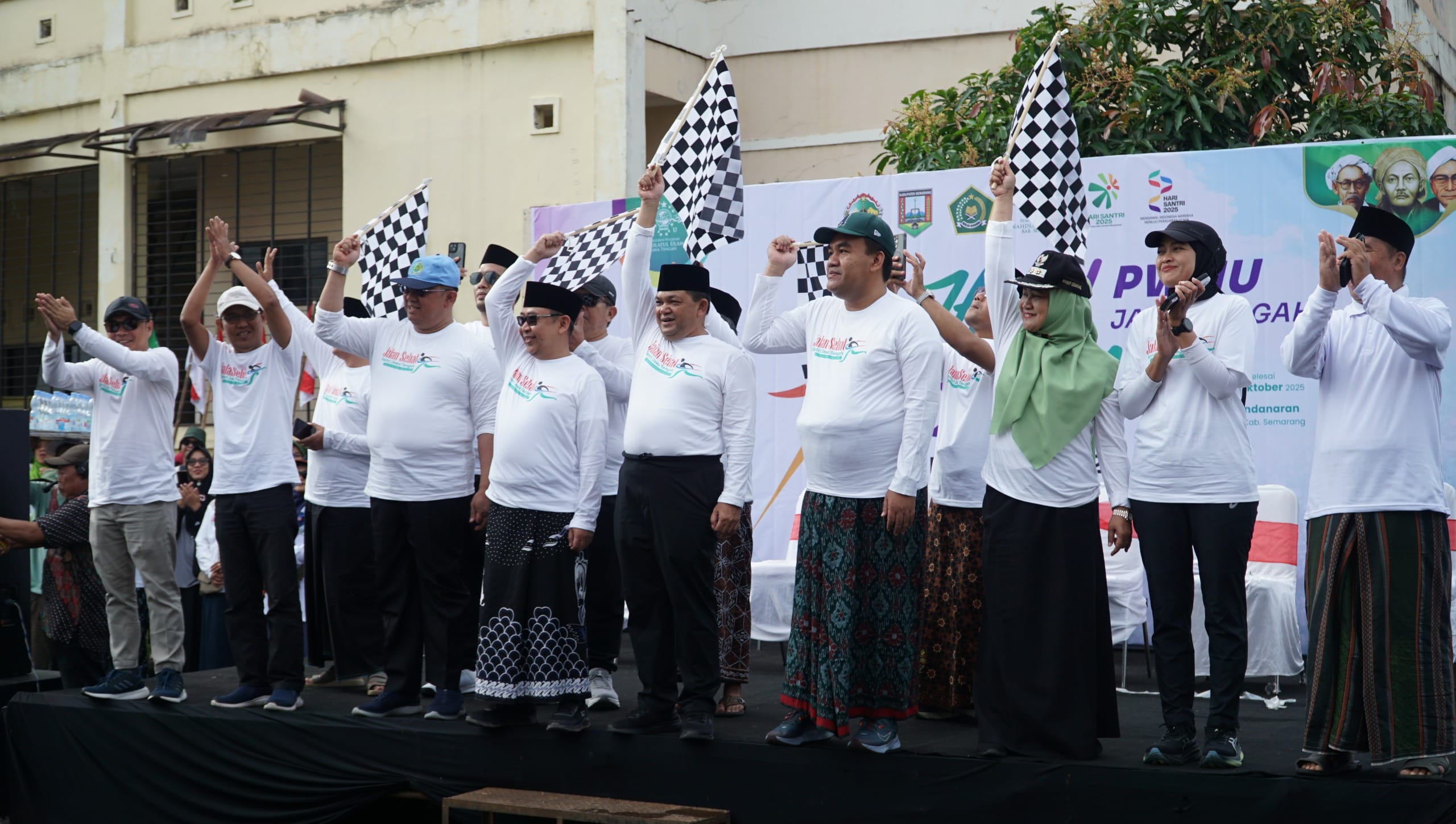 Lautan Santri Warnai Jalan Sehat NU Jateng 2025, 25 Ribu Peserta Tumpah Ruah di Bergas Semarang