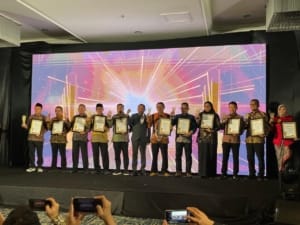 Lama Berkiprah, Prof Syamsul Dosen UIN Walisongo Dapat Penghargaan