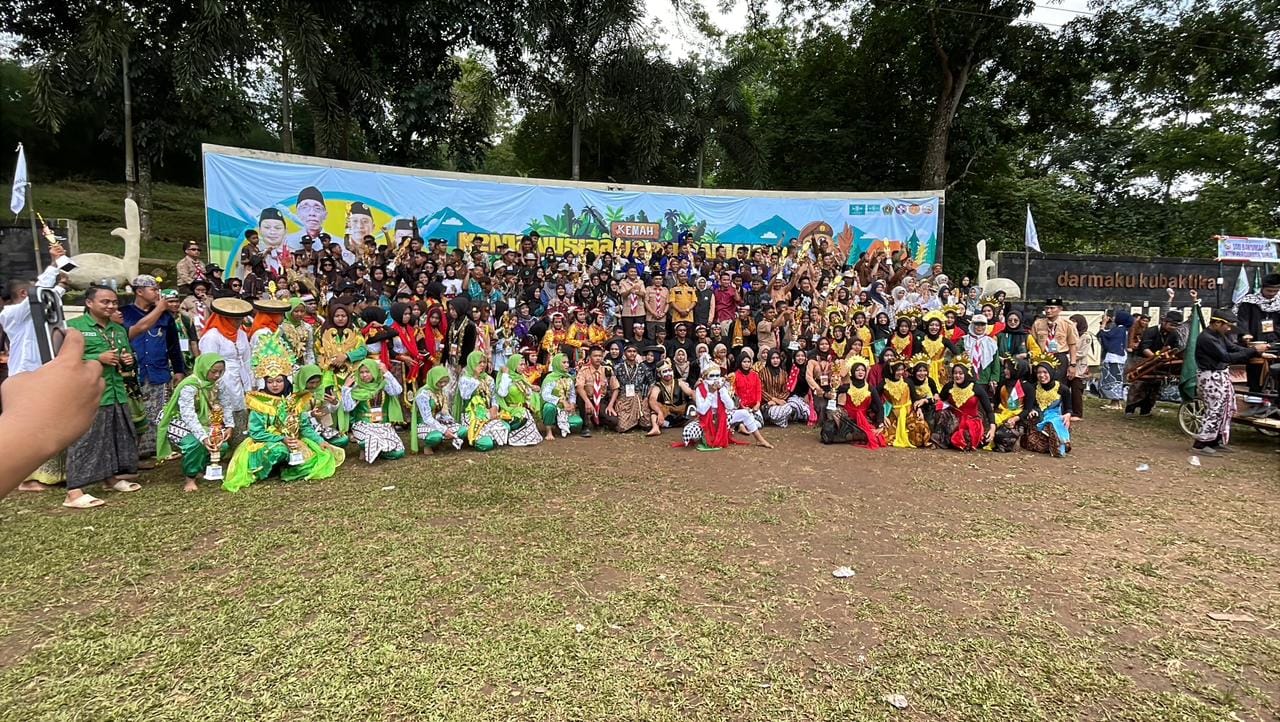 Petualangan Air Terjun Semirang Ajarkan Kepedulian Alam