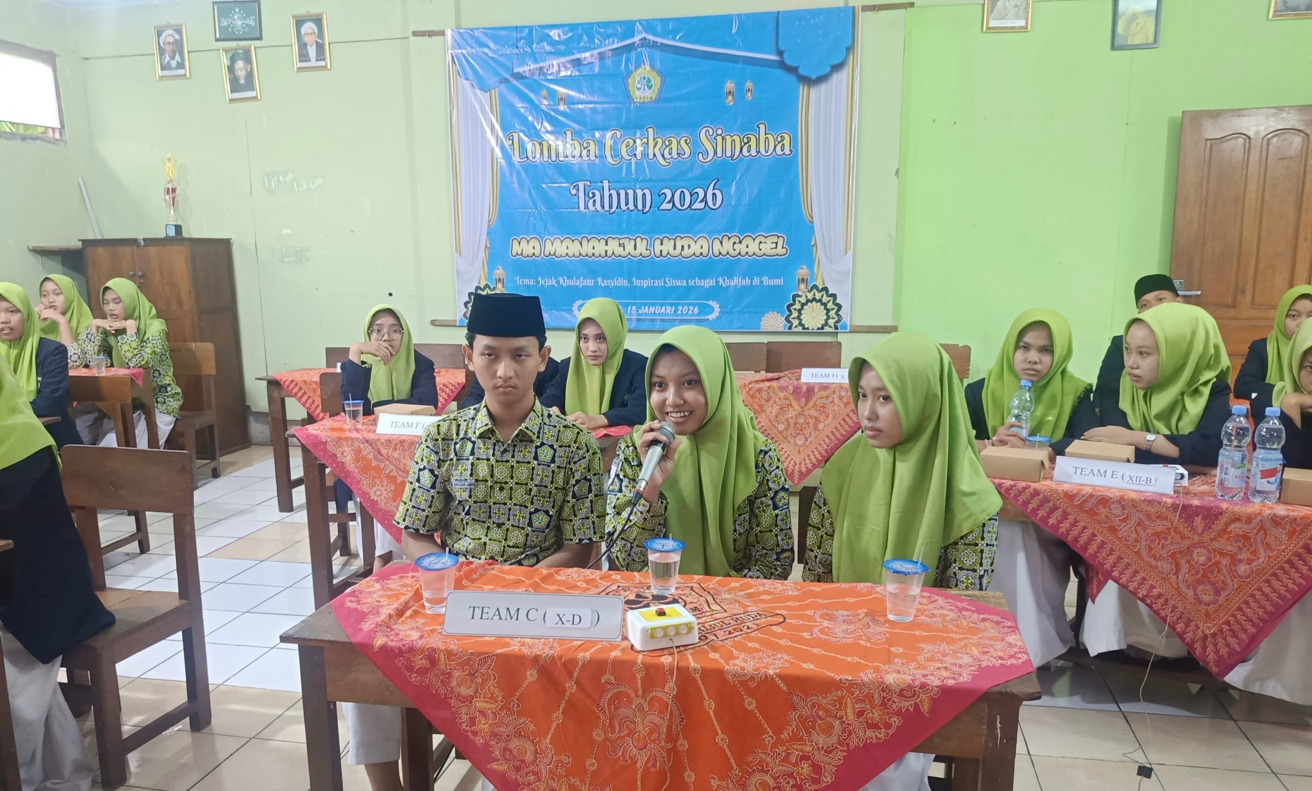 Peringati Isra Miraj, MA Manahijul Huda Ngagel Gelar Lomba Cerkas Sinaba’