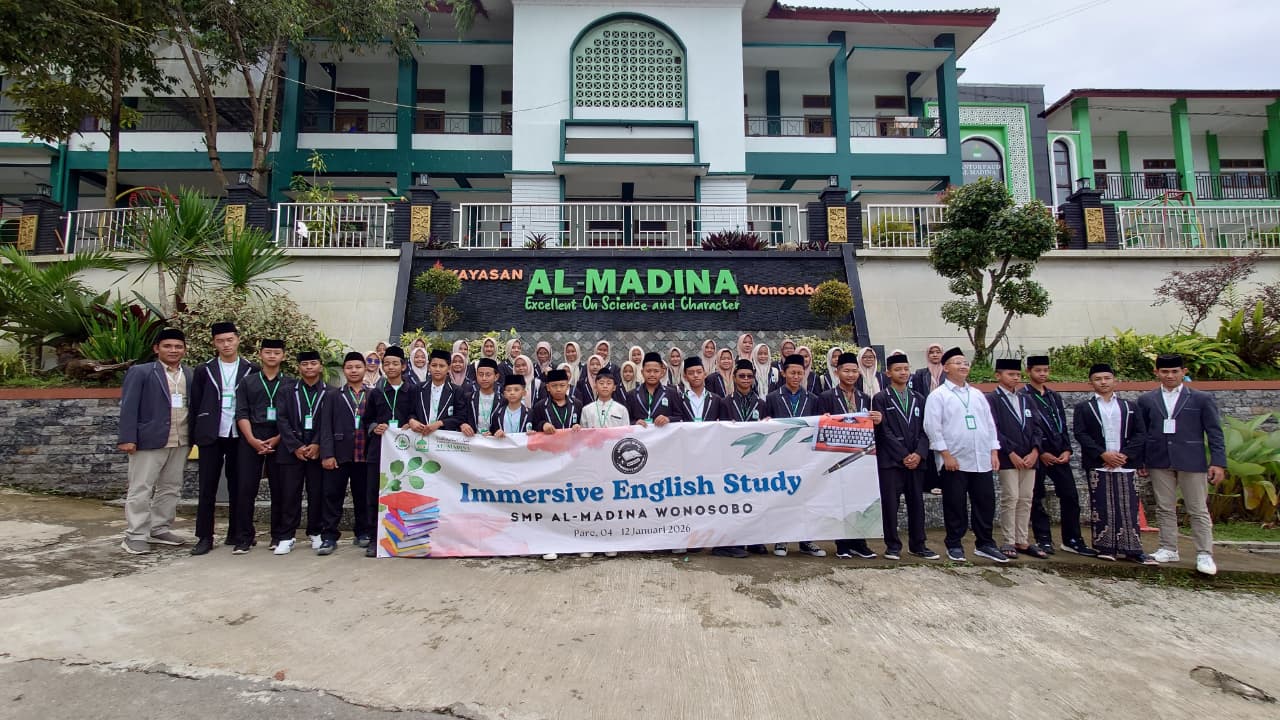 Tingkatkan Keahlian Berbahasa Inggris, Siswa Program Bilingual SMP Al Madina Wonosobo Ikuti Immersive English Study di Pare Kediri