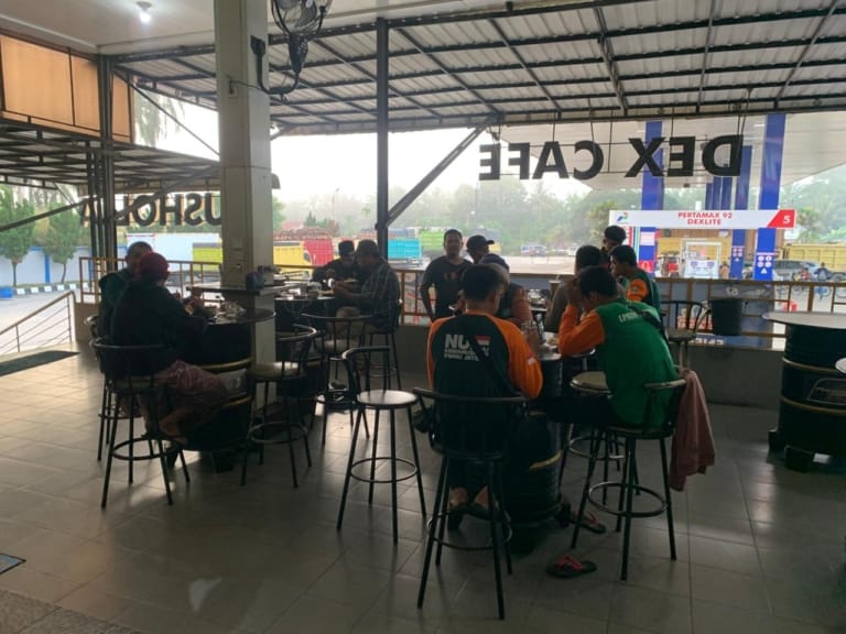 Secangkir Kopi, Doa, dan Jalan Panjang Menuju Aceh