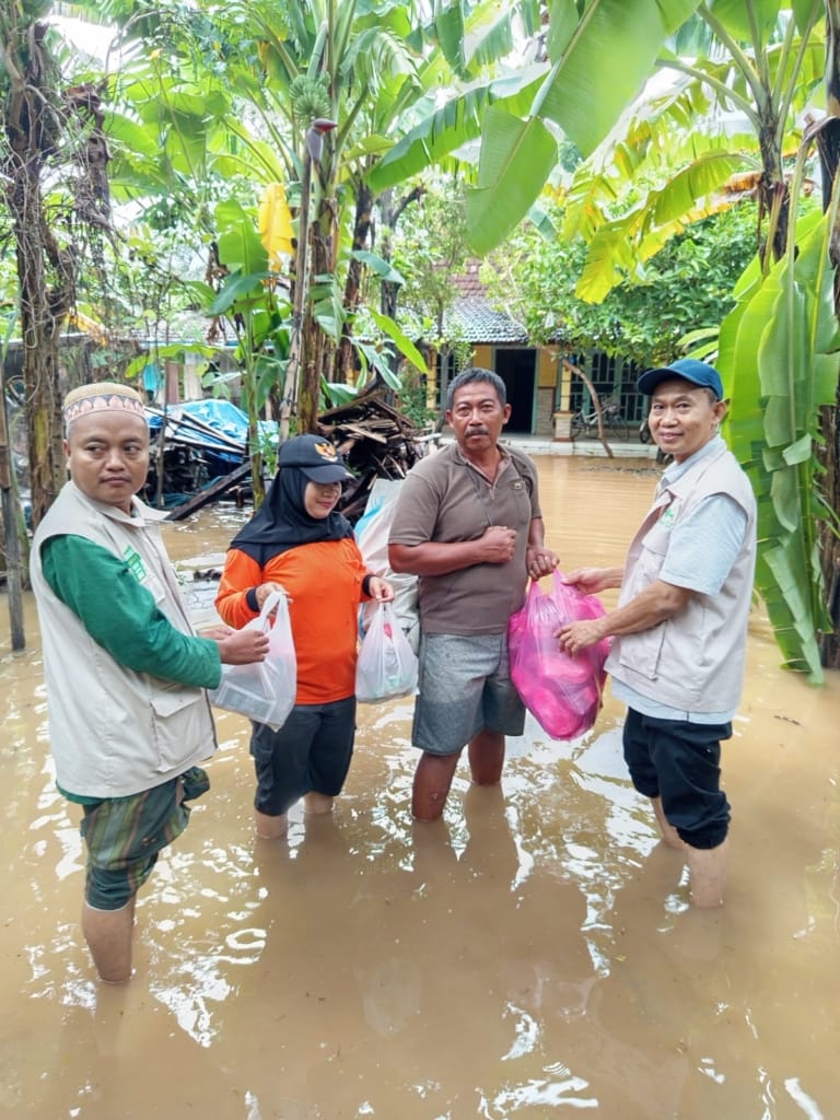 Lazisnu Ranting Dukuhseti Distribusikan bantuan ke Warga diwilayah Dukuhseti
