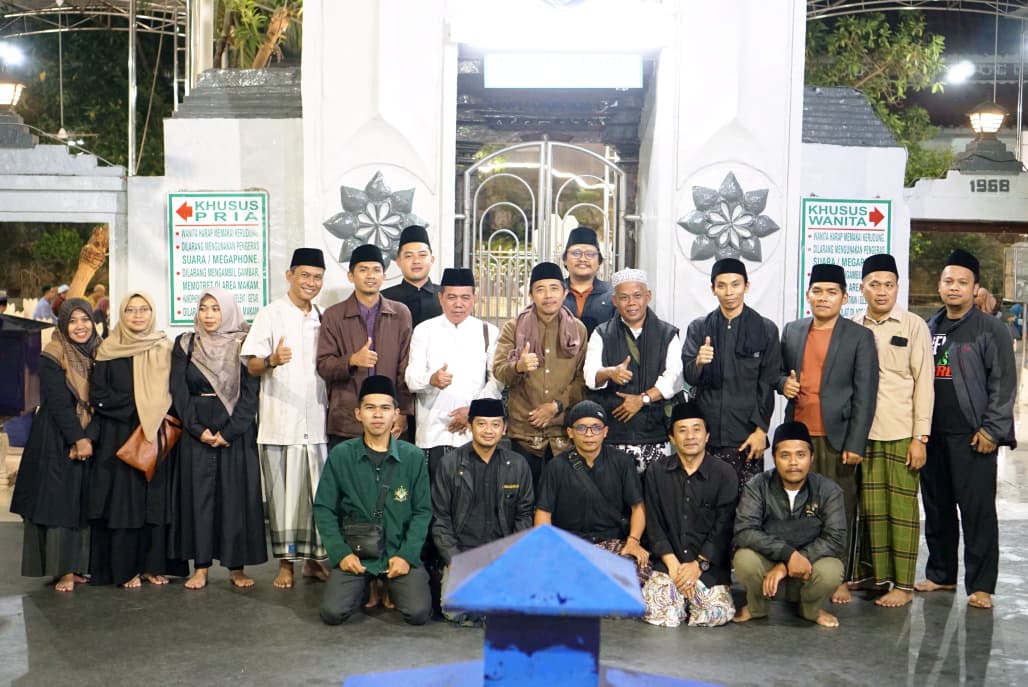 Lestarikan Tradisi Ke-NU-an, INISNU Temanggung Lakukan Ziarah ke Pendiri NU