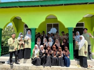 ‎MTs Ma'arif Nurul Huda Kaloran Pungkasi Pesantren Kilat dengan Baca Puisi