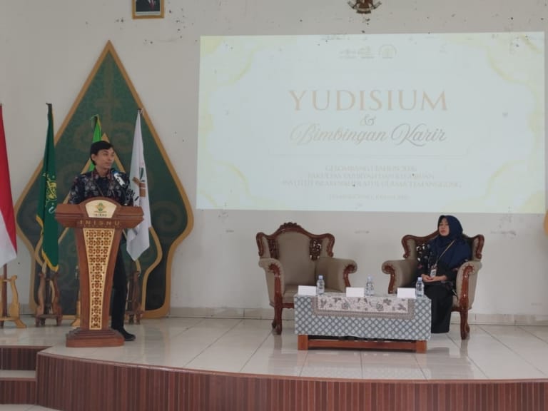Hadapi Era VUCA, Rektor INISNU Temanggung Bekali Peserta Yudisium FTK Strategi 3C dan Pilihan Karier