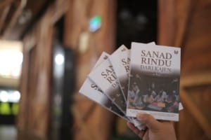 Menyusuri Jalur Silsilah Perasaan Lewat Buku "Sanad Rindu dari Kajen"