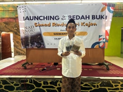 Menyusuri Jalur Silsilah Perasaan Lewat Buku "Sanad Rindu dari Kajen"