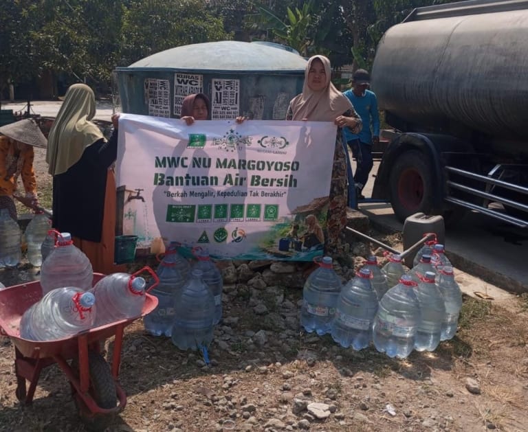 MWC NU Margoyoso Kirim 35 Tangki Air Bersih untuk Warga Terdampak Kekeringan di Pati