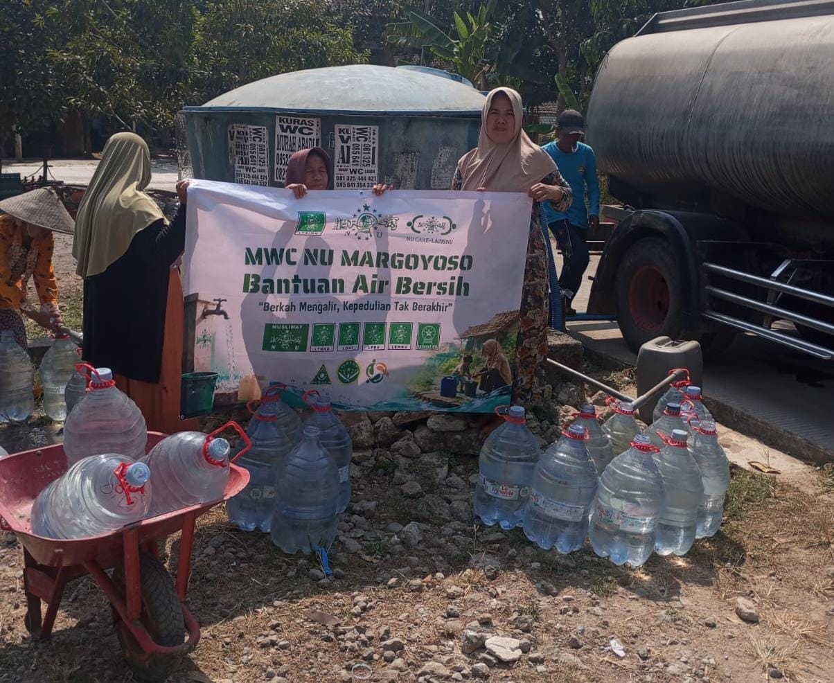 MWC NU Margoyoso Kirim 35 Tangki Air Bersih untuk Warga Terdampak Kekeringan di Pati