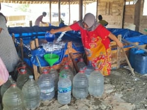 Gandeng UPZIS MWCNU Pucakwangi, Paguyuban Sopir Pati Salurkan Air Bersih